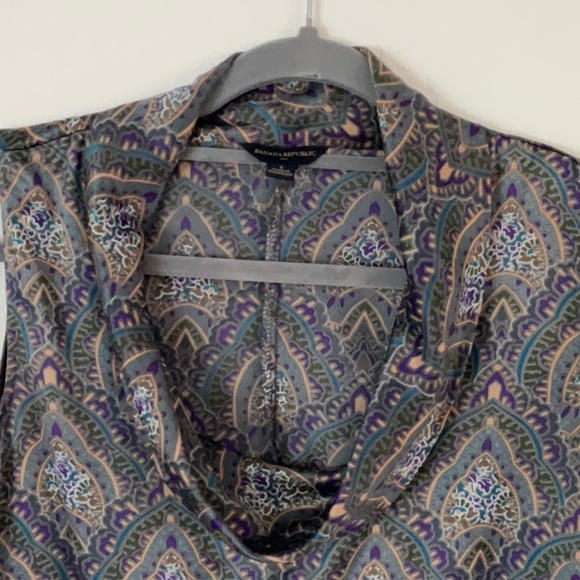 Banana Republic sleeveless blouse with tie waist - Picture 3 of 4